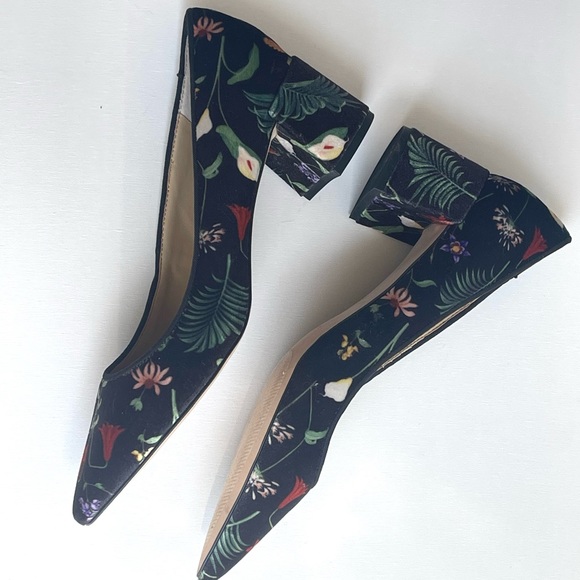 Ann Taylor | Bette Velvet Floral Block Heel - Picture 7 of 9